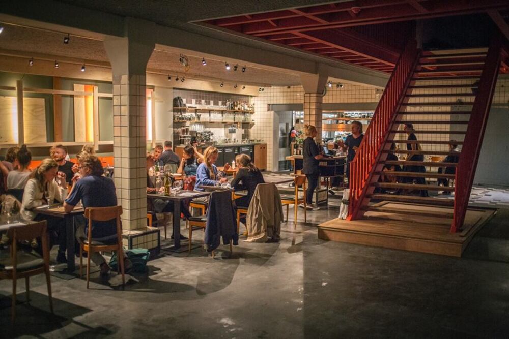 15x restaurants met geweldige natuurwijn bij je gerecht