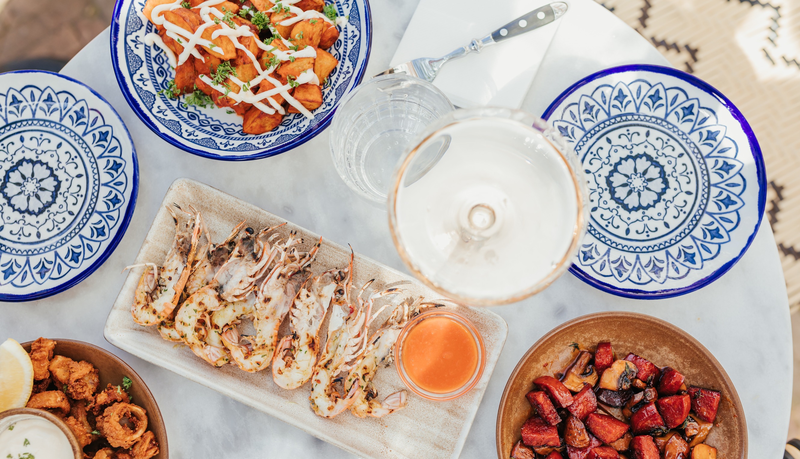 Vinostra Wine & Oysterbar