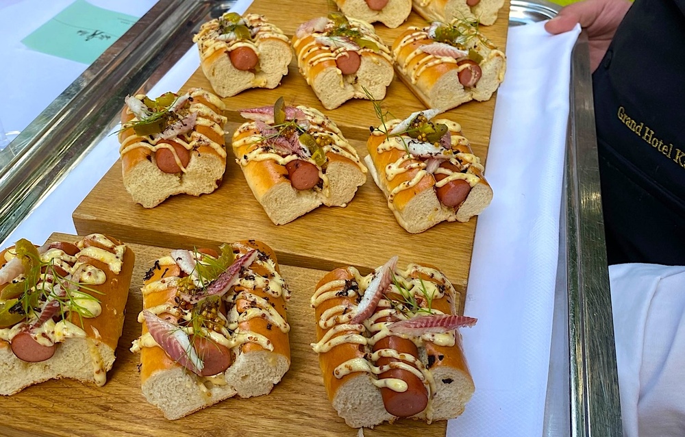 Op champagnediner bij Karel V