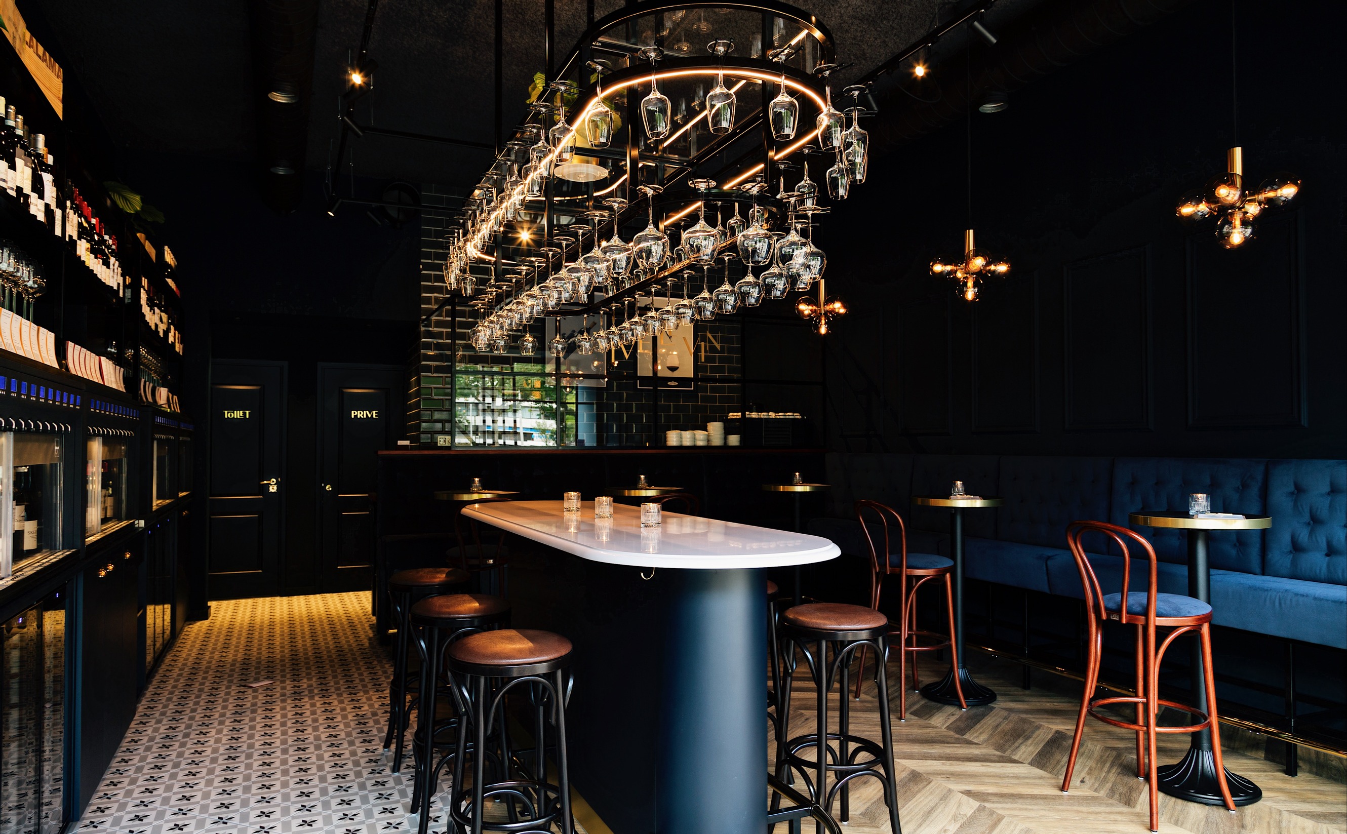 Na vier jaar rôt-walsen is deze wijnbar toe aan uitbreiding