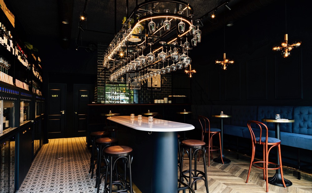 Na vier jaar rôt-walsen is deze wijnbar toe aan uitbreiding
