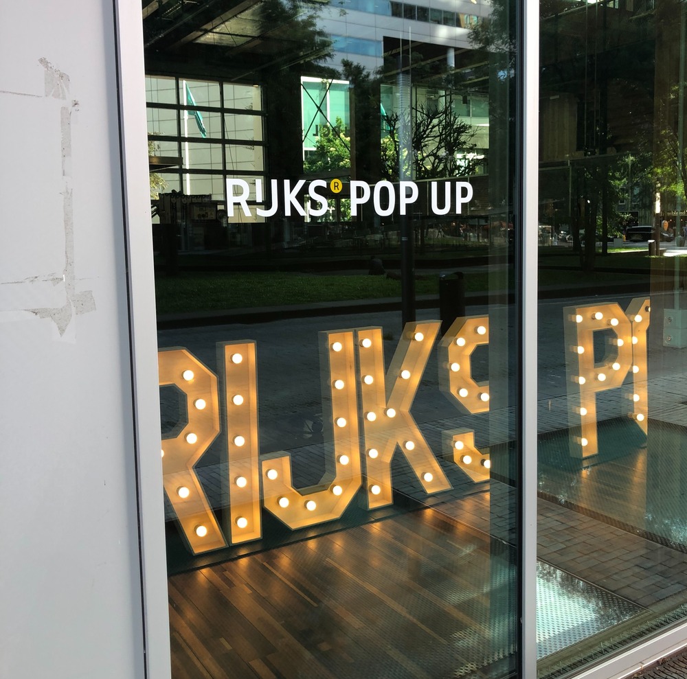 RIJKS gaat verbouwen en dus verhuist het hele restaurant (tijdelijk) naar de Zuidas.