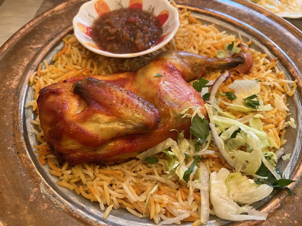 Jemenitisch fast food bij Reef Alyemen