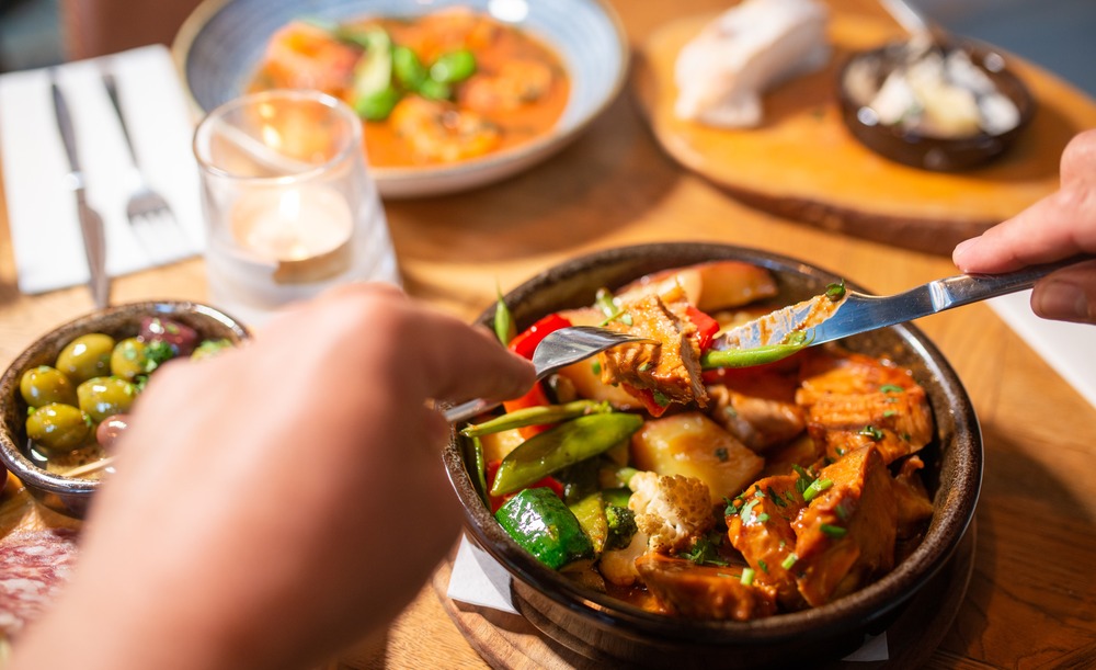Bij Balkan Deli eet iedereen samen, waar je ook vandaan komt