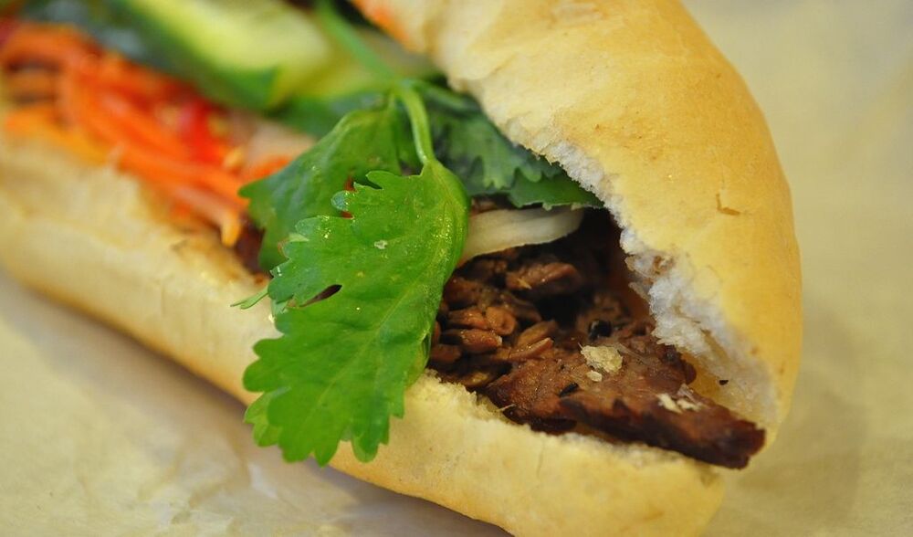 Banh mi met bubbelthee aan de Botersloot