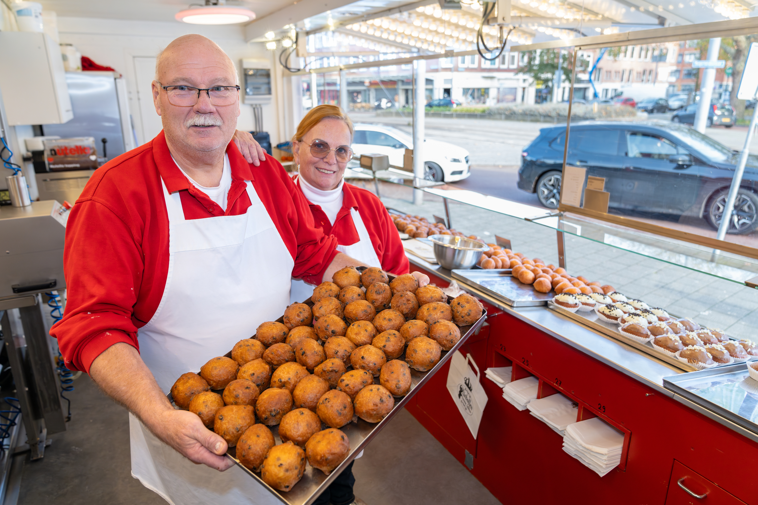 Smaken van Boulevard Zuid: Oliebollenbakkerij Familie Smit van Ronald