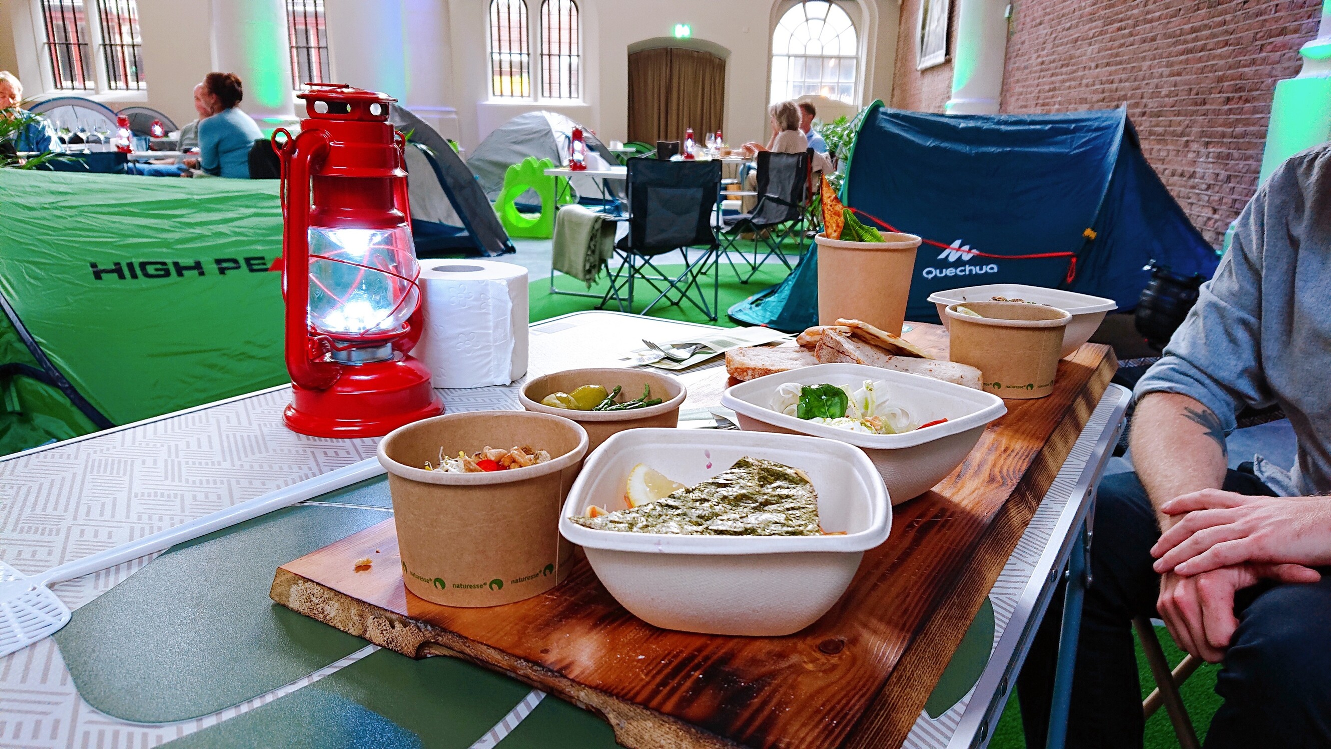 Camping at Olof’s: mezze allen op mini-vakantie in hartje Amsterdam