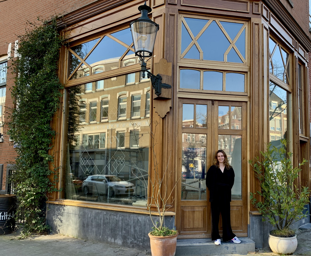 Bar Simon: Bar-bistro opent op zonnig hoekje Middellandplein