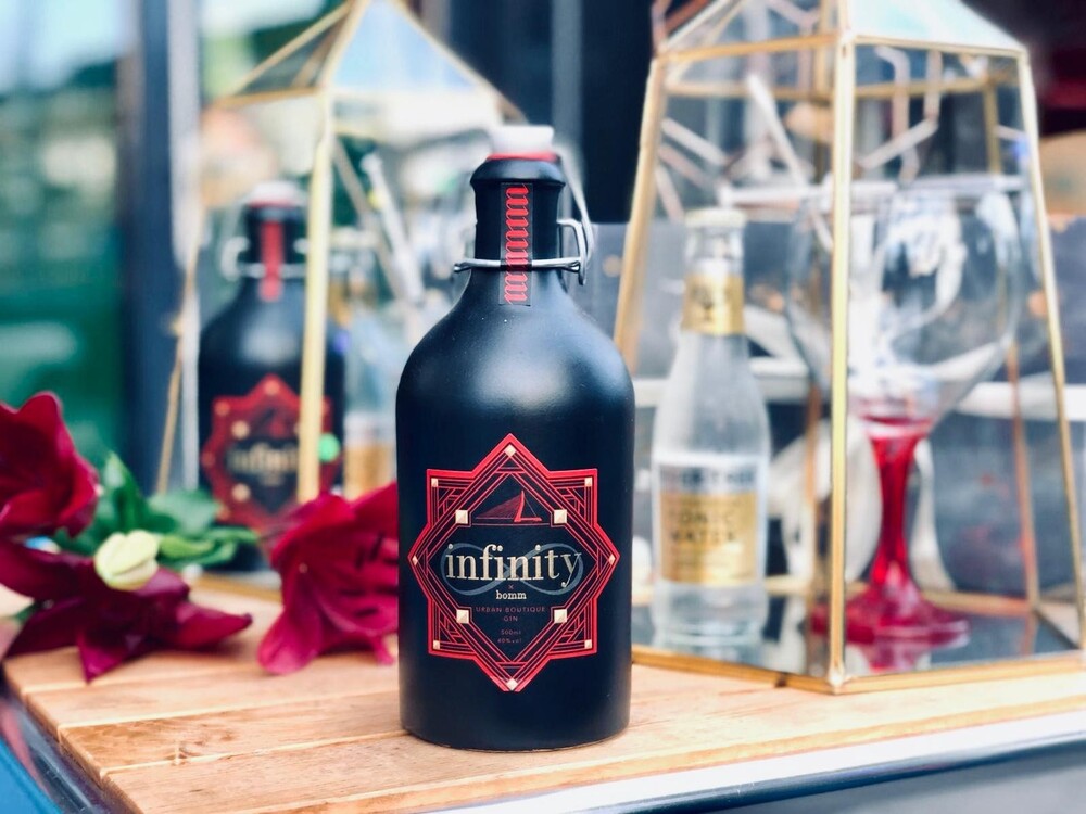 Bomm lanceert eigen gin: Infinity Gin