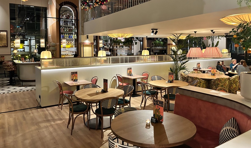 Savor&Nosh: Een smaakvolle huiskamer aan het water, middenin de stad