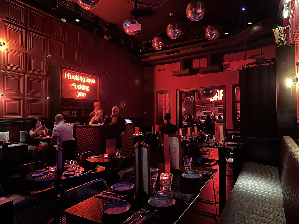 Bar Rouge: sushi, shows & sensualiteit onder één dak