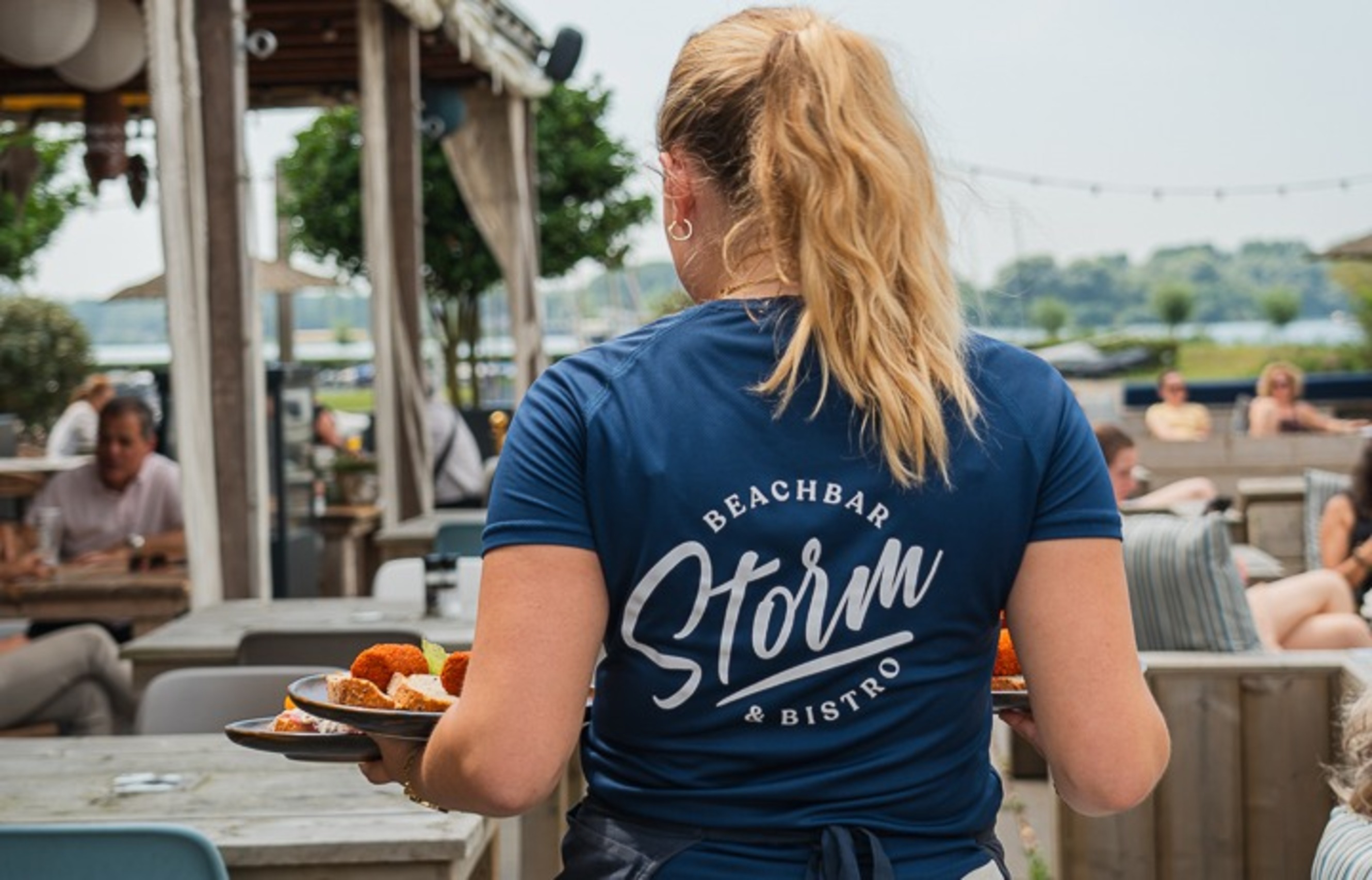De Heren van Lake House Rotterdam nemen Storm Beach Bar over
