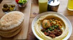 Sir hummus hummus en pita.jpg