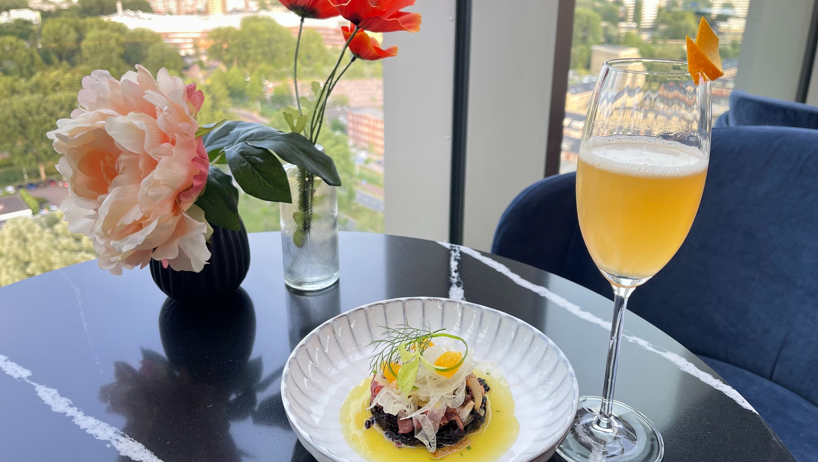 Fine dining op grote hoogte bij Rooftop Restaurant 16th