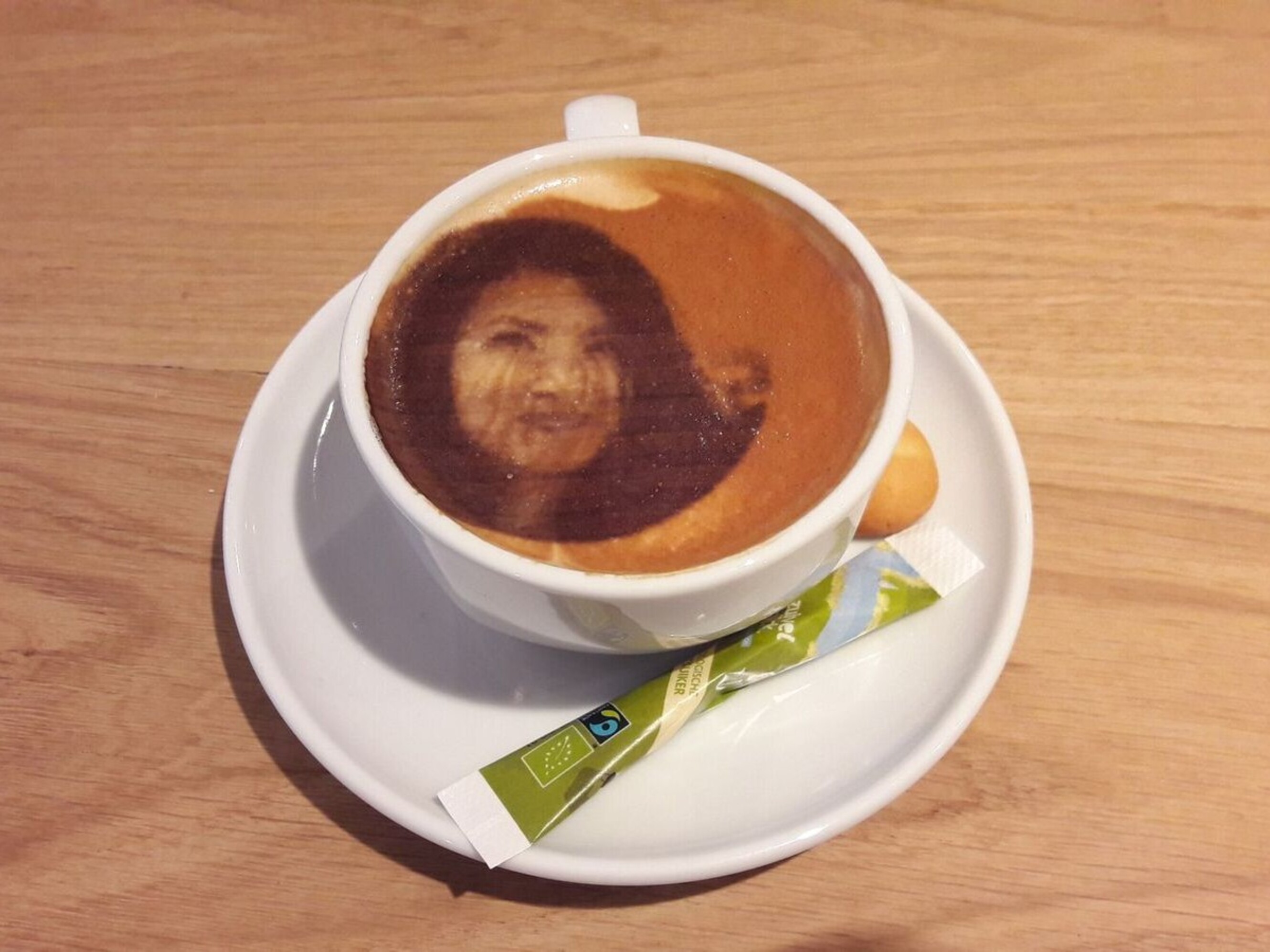 Bij Amada haal je de selfiecino: koffie met je eigen selfie erop