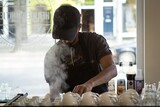 Baristas met verleden doppen hun eigen (heilige) boontjes in nieuwe vestiging