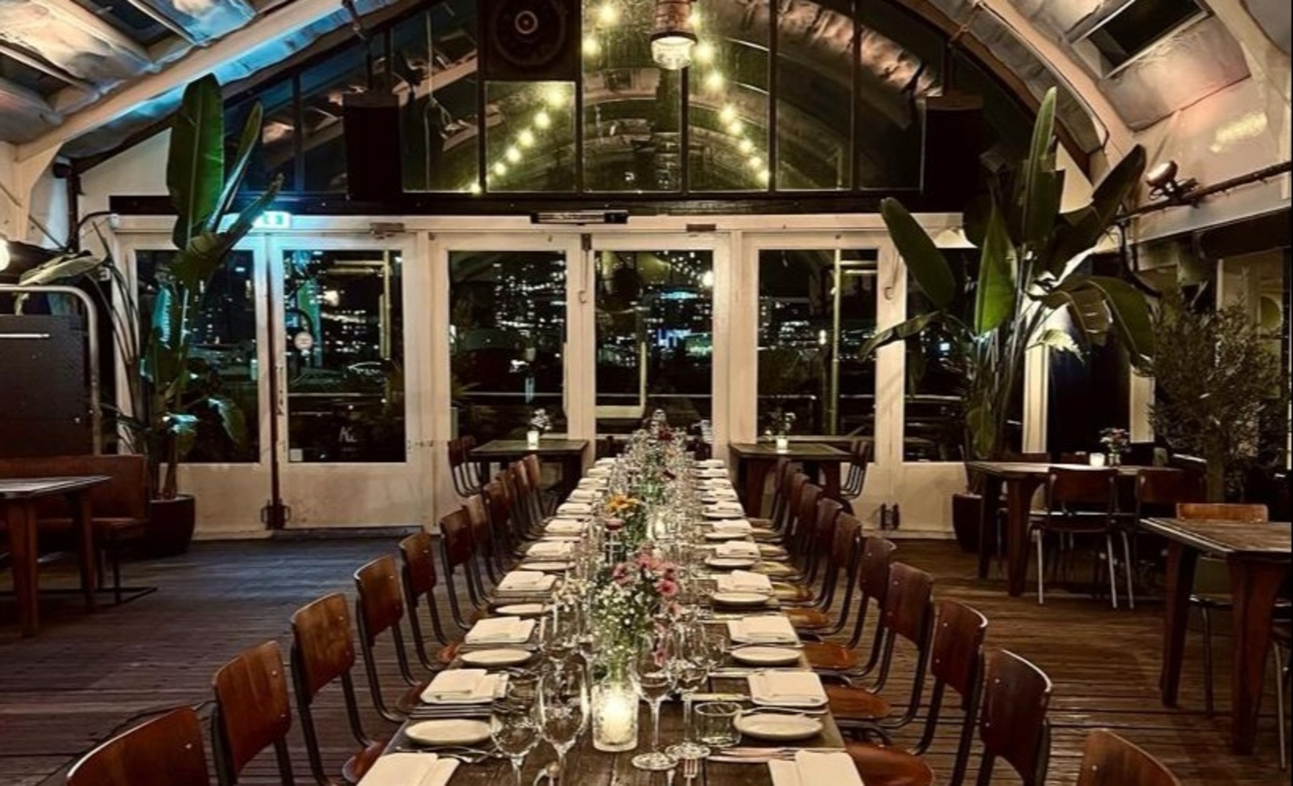 Drie Amsterdamse restaurants gaan door