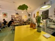 interieur met kleur - The Beef Chief Oost  - Amsterdam Oost - de Buik van Amsterdam.jpeg