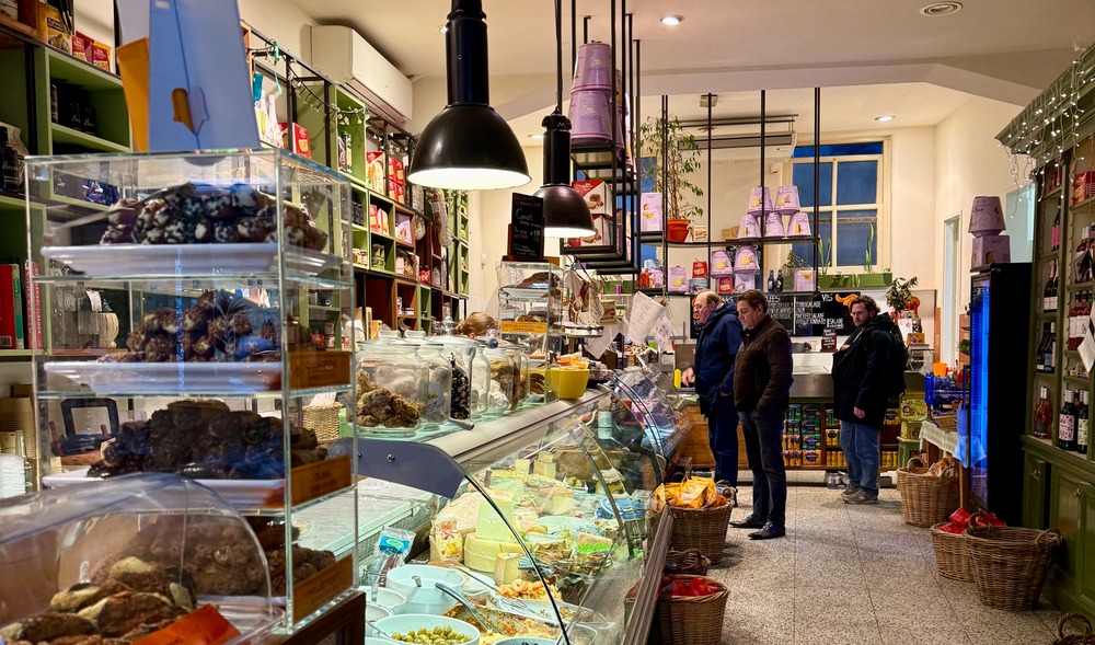 De broodjes en delicatessen van Bigoli slingeren je rechtstreeks Italië in