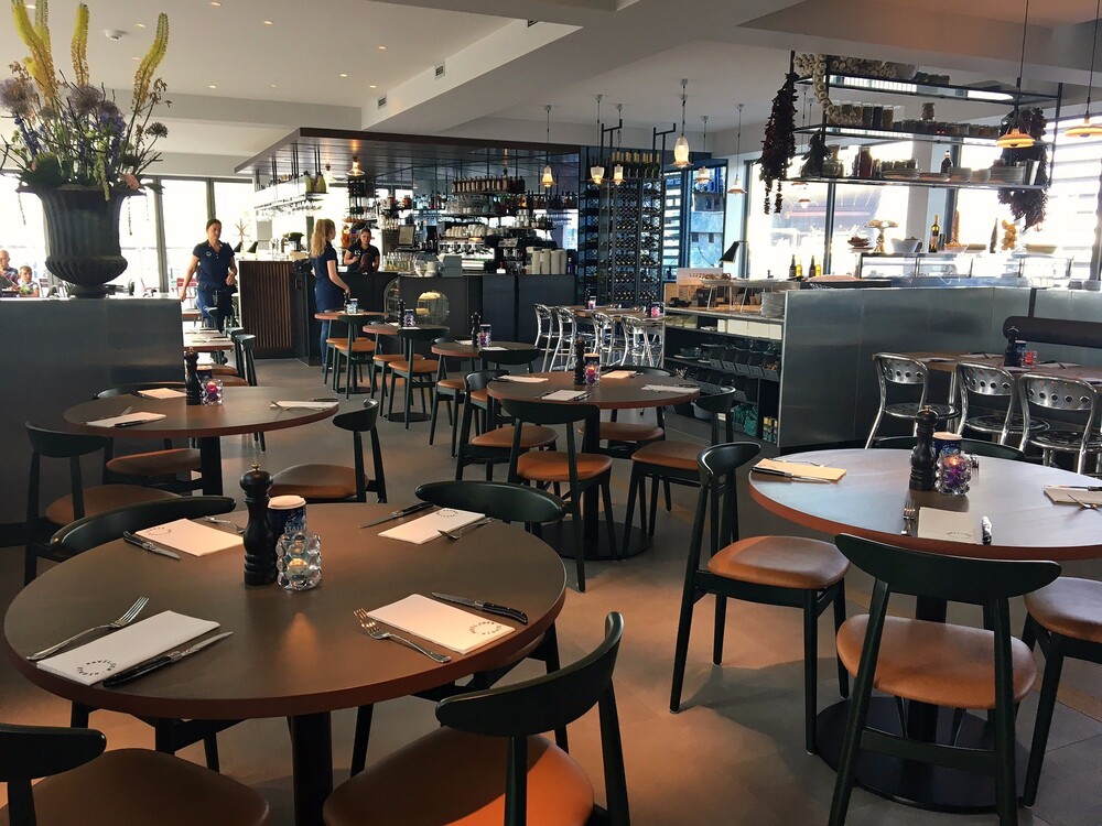 Schepen kijken op zijn Rotterdams bij Paviljoen Struis in Ridderkerk