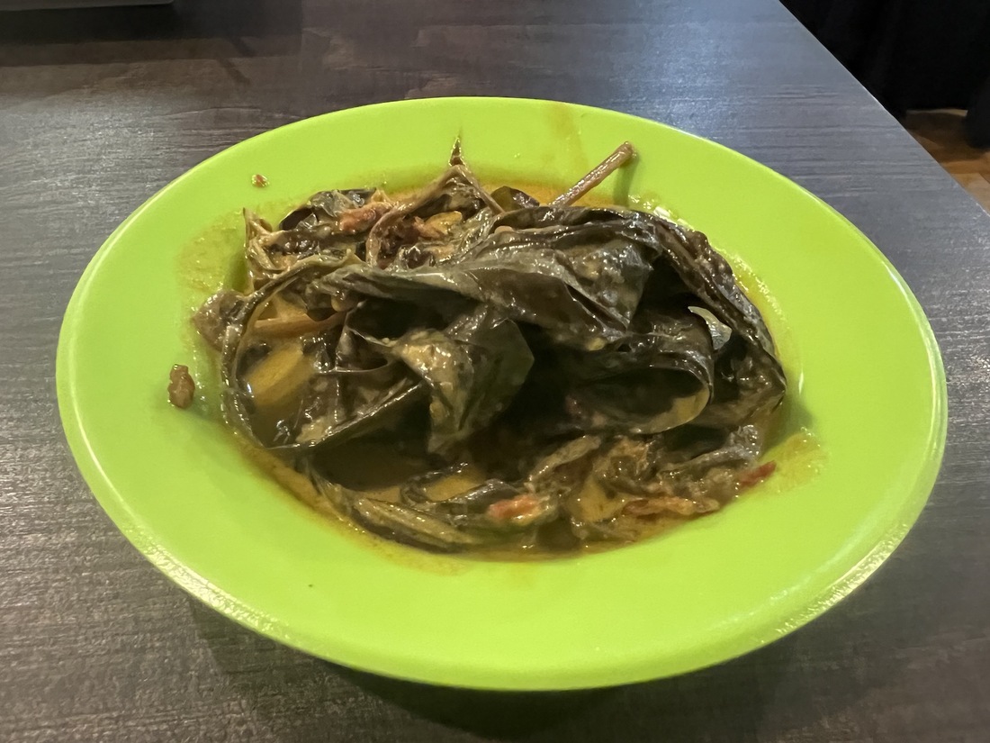 Indonesisch eten met pit bij Waroeng Padang Lapek - De Buik van Den Haag