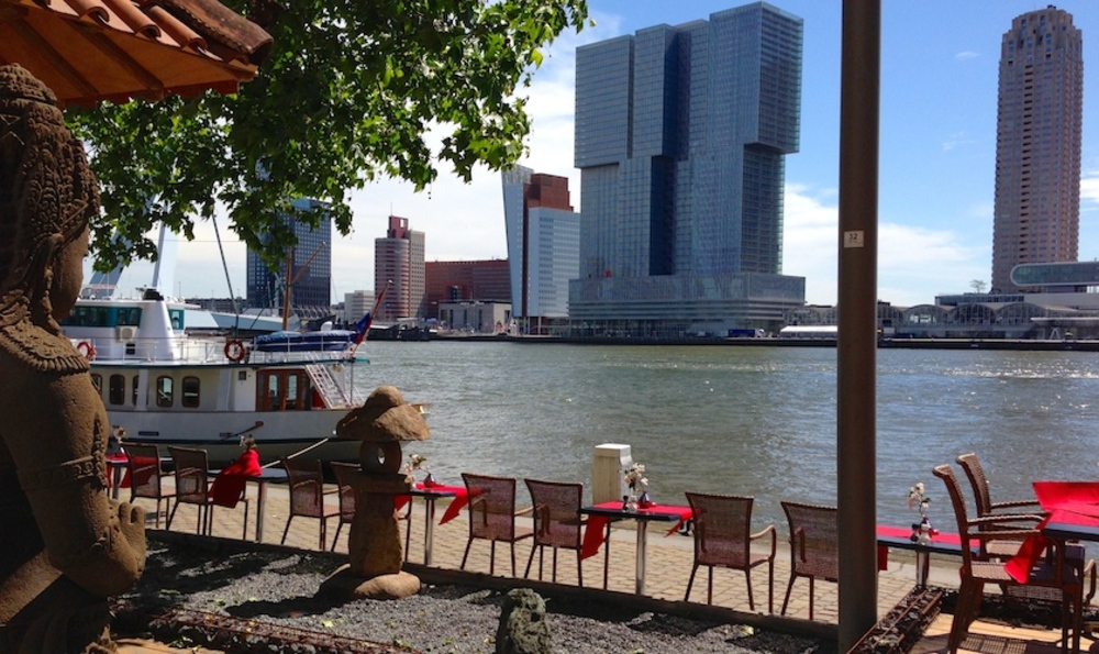 Wereldmuseum: een ster en een terras in de zon