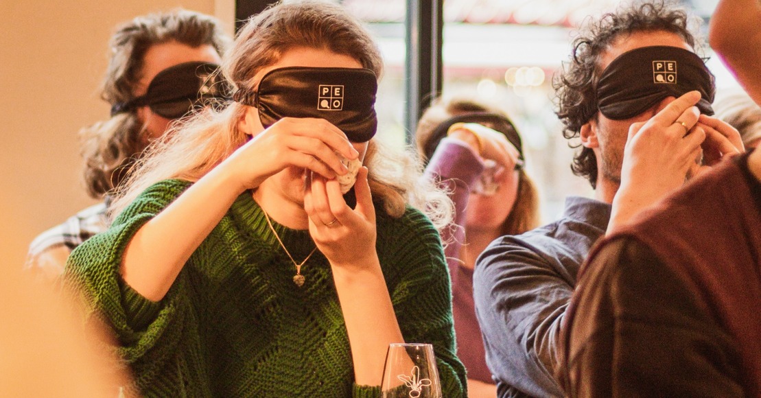 PEQO laat je geblinddoekt proeven, voelen en beleven