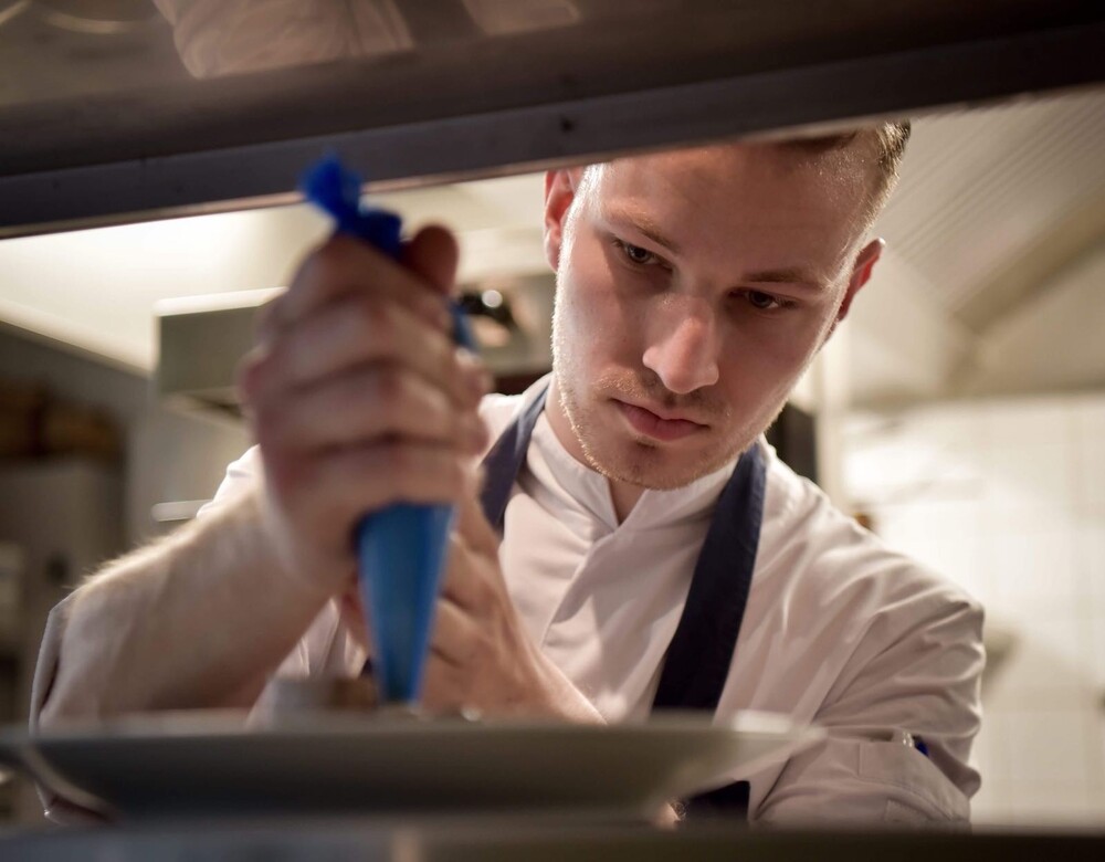 De chefs van morgen: Luke van Velzen van De Harmonie 23