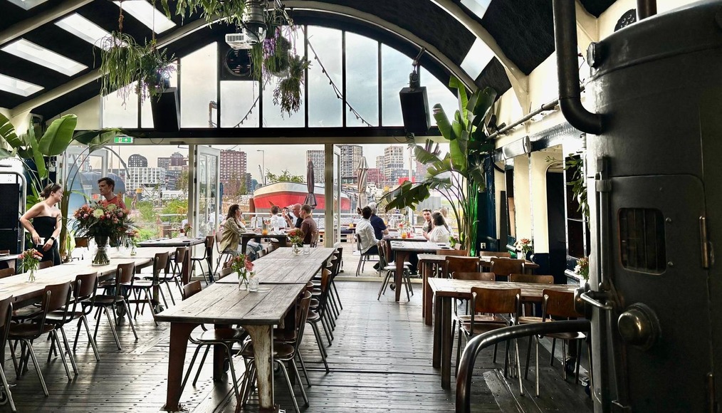 Ferry Amsterdam: een avondje culinair op het water