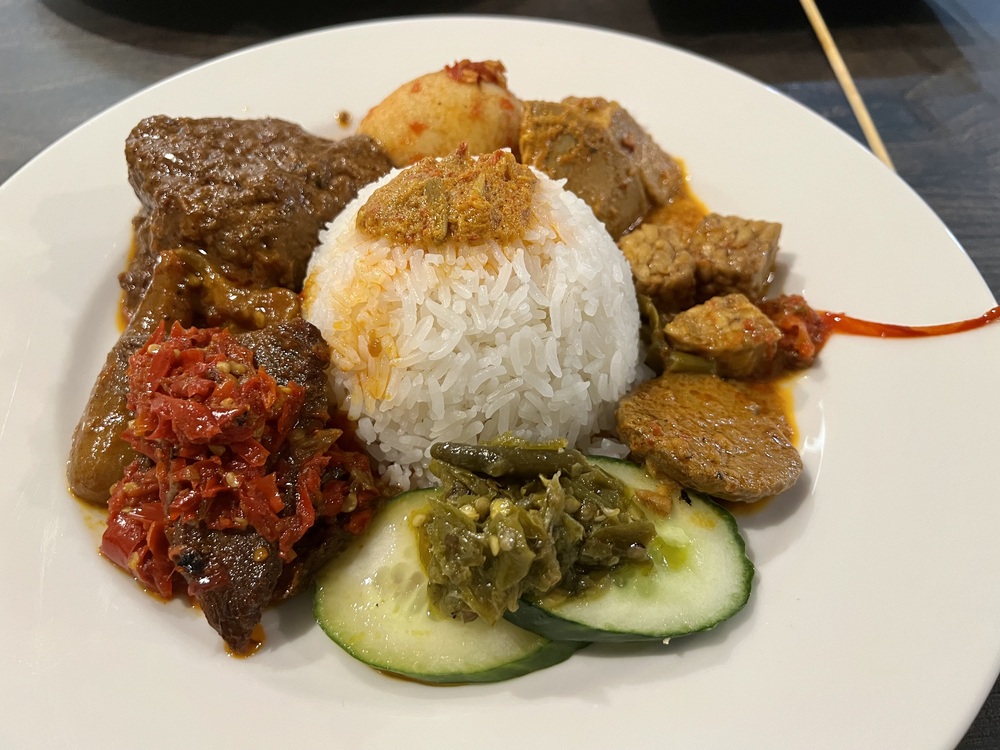 Indonesisch eten met pit bij Waroeng Padang Lapek