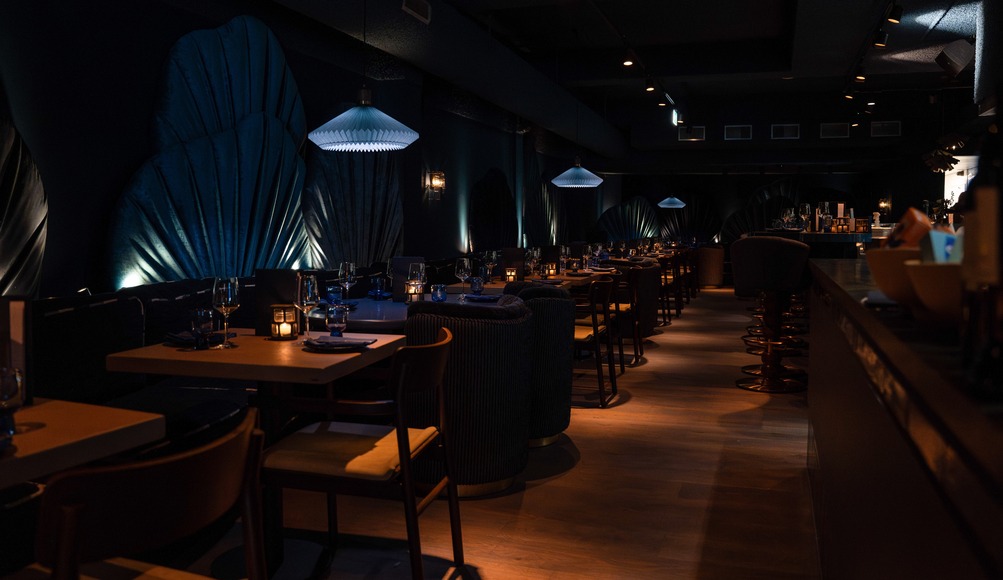 Door Maresia waait een zilte zeelucht over de Ganzenmarkt