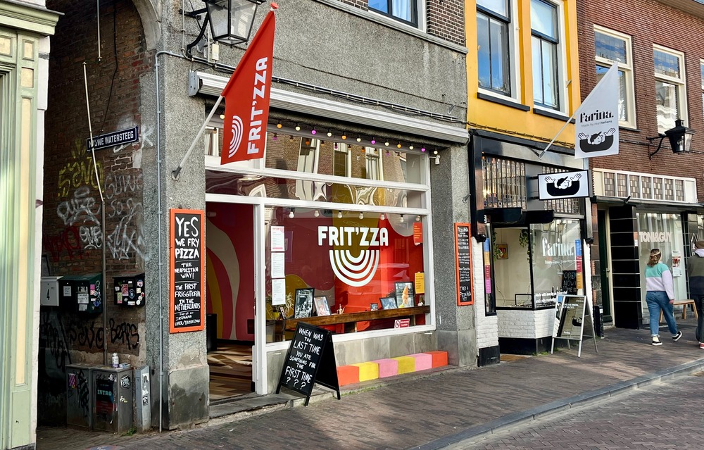 Voor de enige echte pizza fritta naar FRIT'ZZA