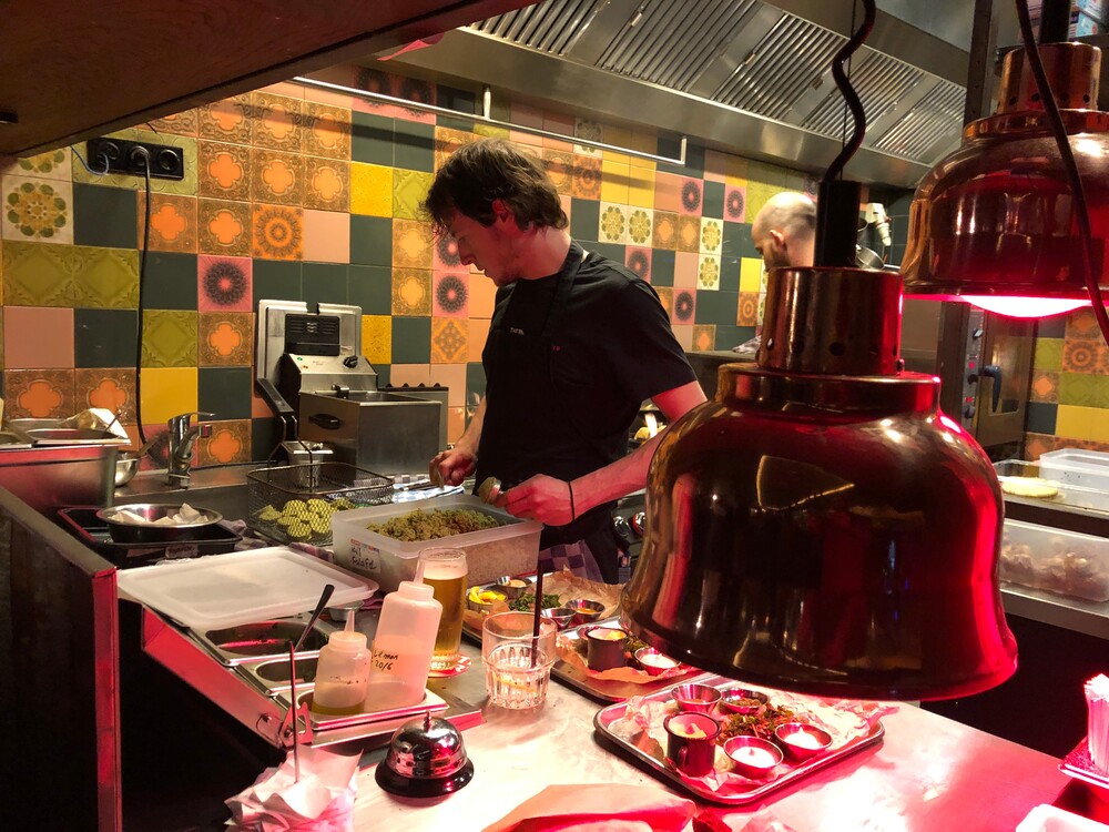 Bardak is jarig: al een jaar lang streetfood uit Tel Aviv in Amsterdam