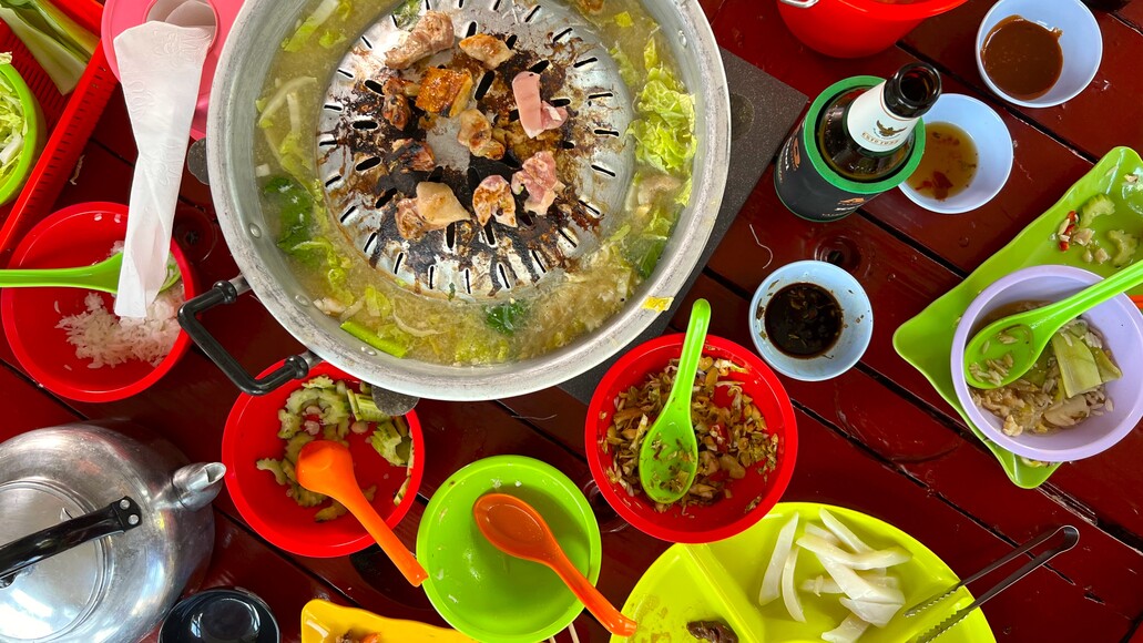 Thaise barbecue in het kleinste restaurant van Rotterdam