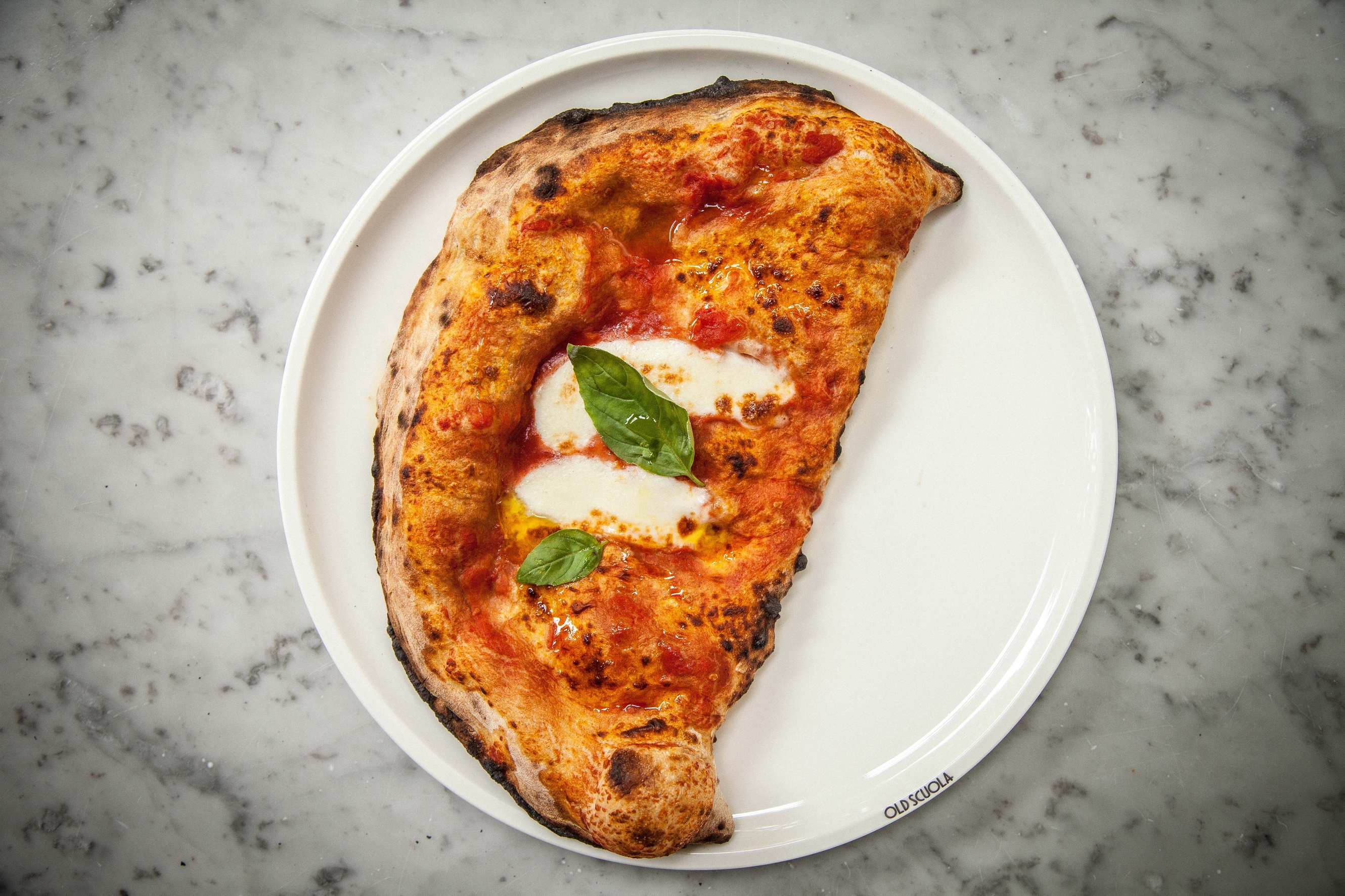 Reizende pizzabakkers strijken neer in hartje Rotterdam