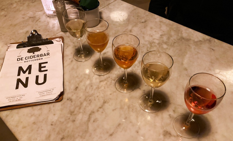 Ontdek de wereld van cider en poiré bij Ciderbar in Noord De Buik van Rotterdam