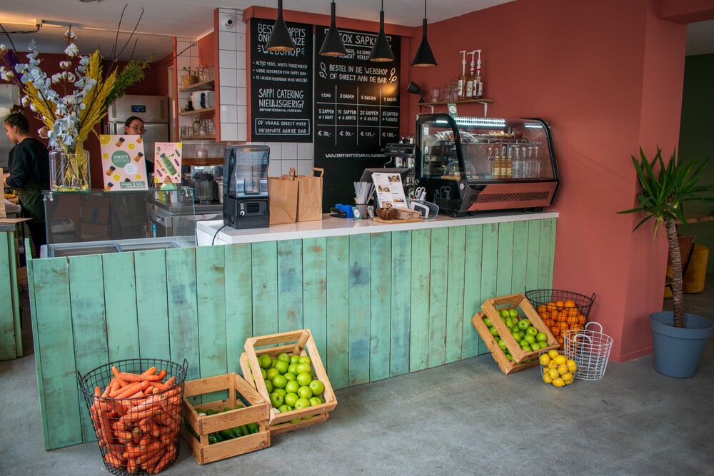 Voor verse smoothiebowls en sandwiches naar ontbijt- en lunchbar Sappi Noord