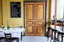 Houten deur en menukaart Wijnbar Vindict Buik van Amsterdam.jpg