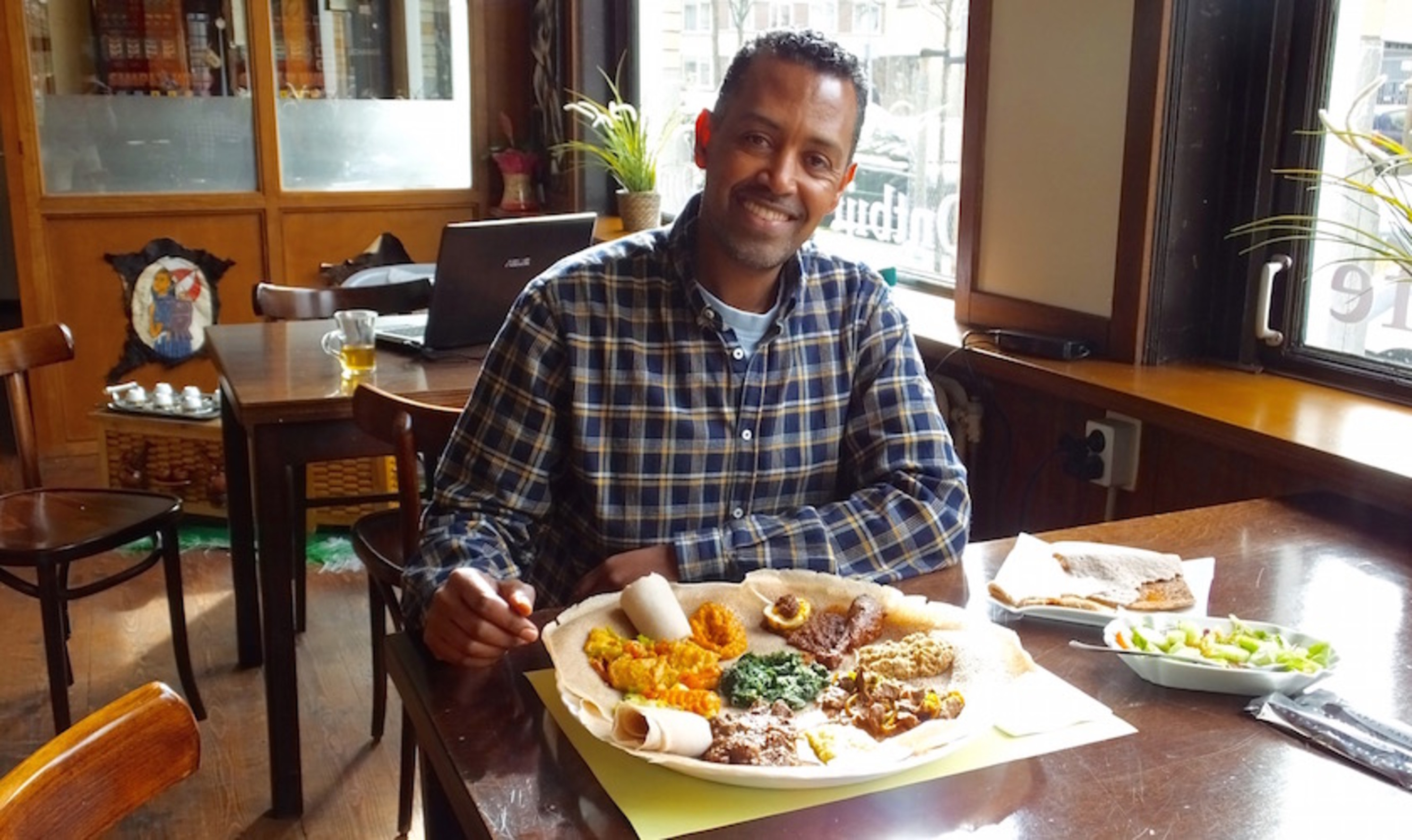 Bij Sallina's eet je met je handen; zo wil de traditie