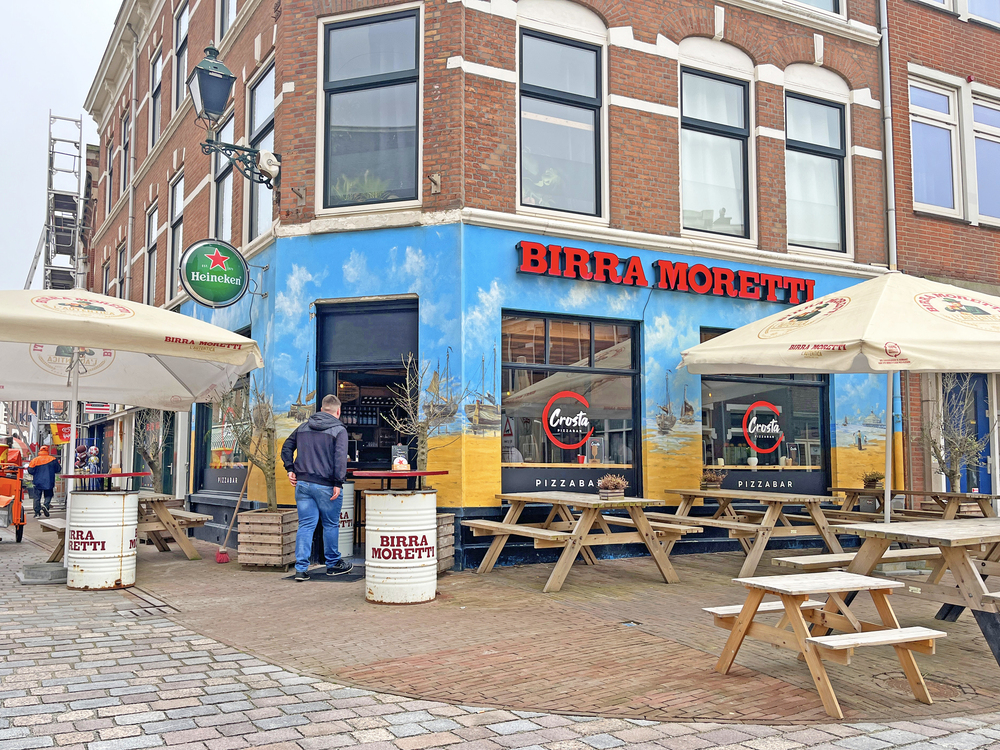 Keizerlijke pizza bij pizzabar Crosta