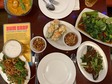 Yum Saap - tafeltje vol - sfeer - gerechten - debuikvanutrecht.jpeg