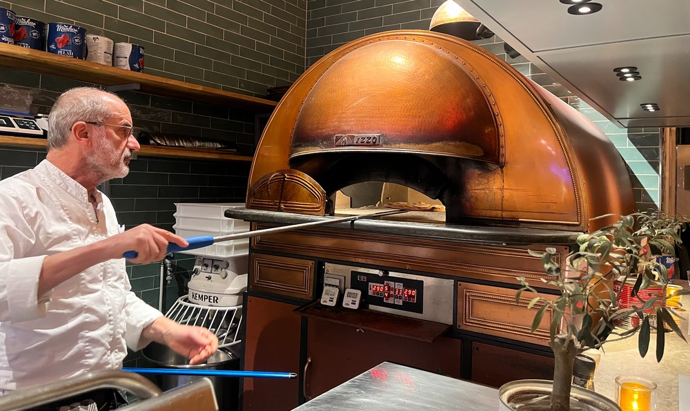Barhangen op z'n Italiaans: vers bereide pizza's bij Gusto