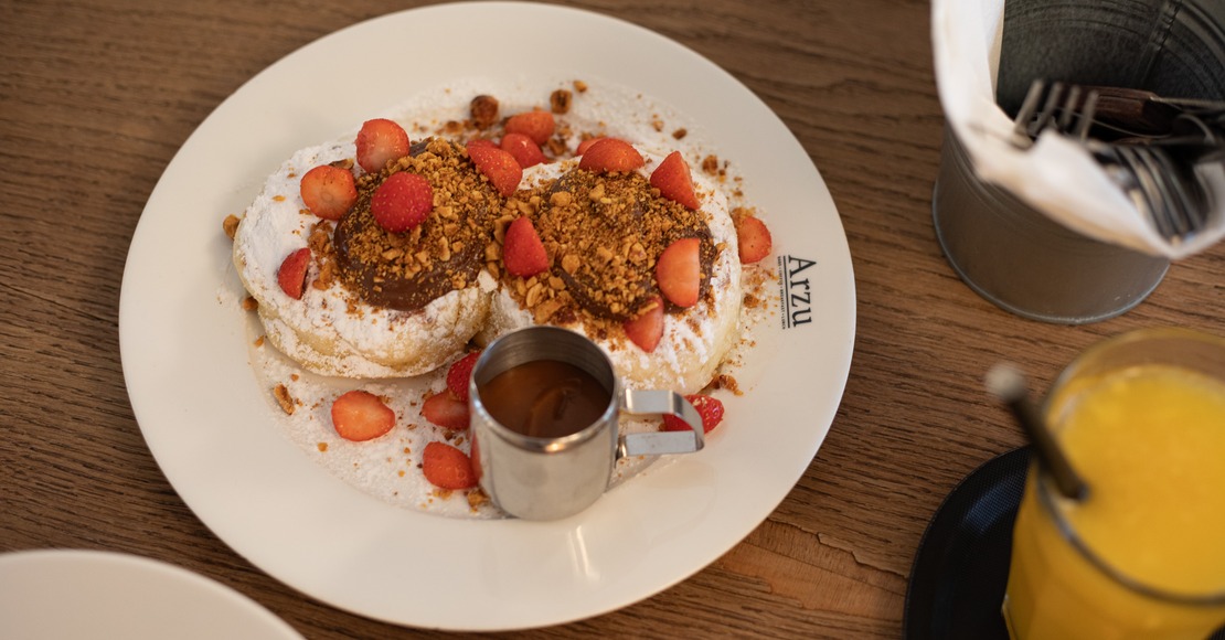 Voor een stevige brunch in Noord ga je naar Arzu