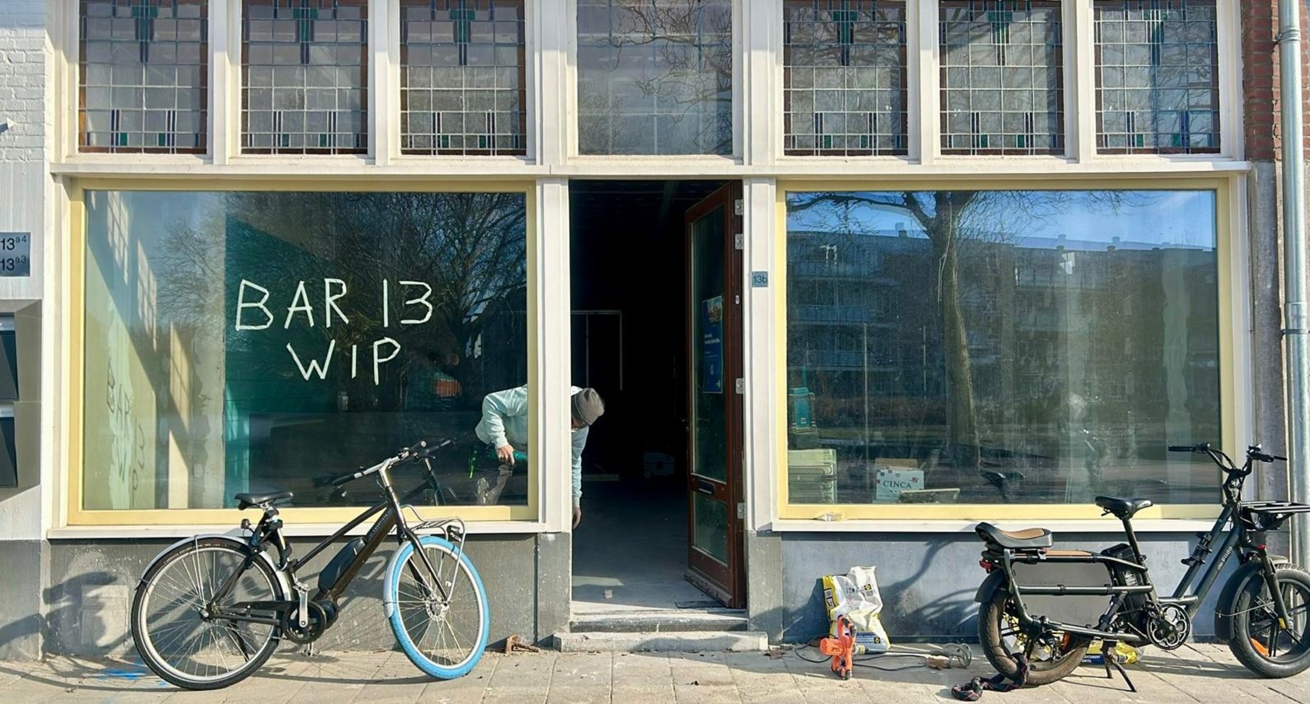 Geen strakke lijnen, gewoon steengoede producten bij Bar Dertien in het Koffie Hotel