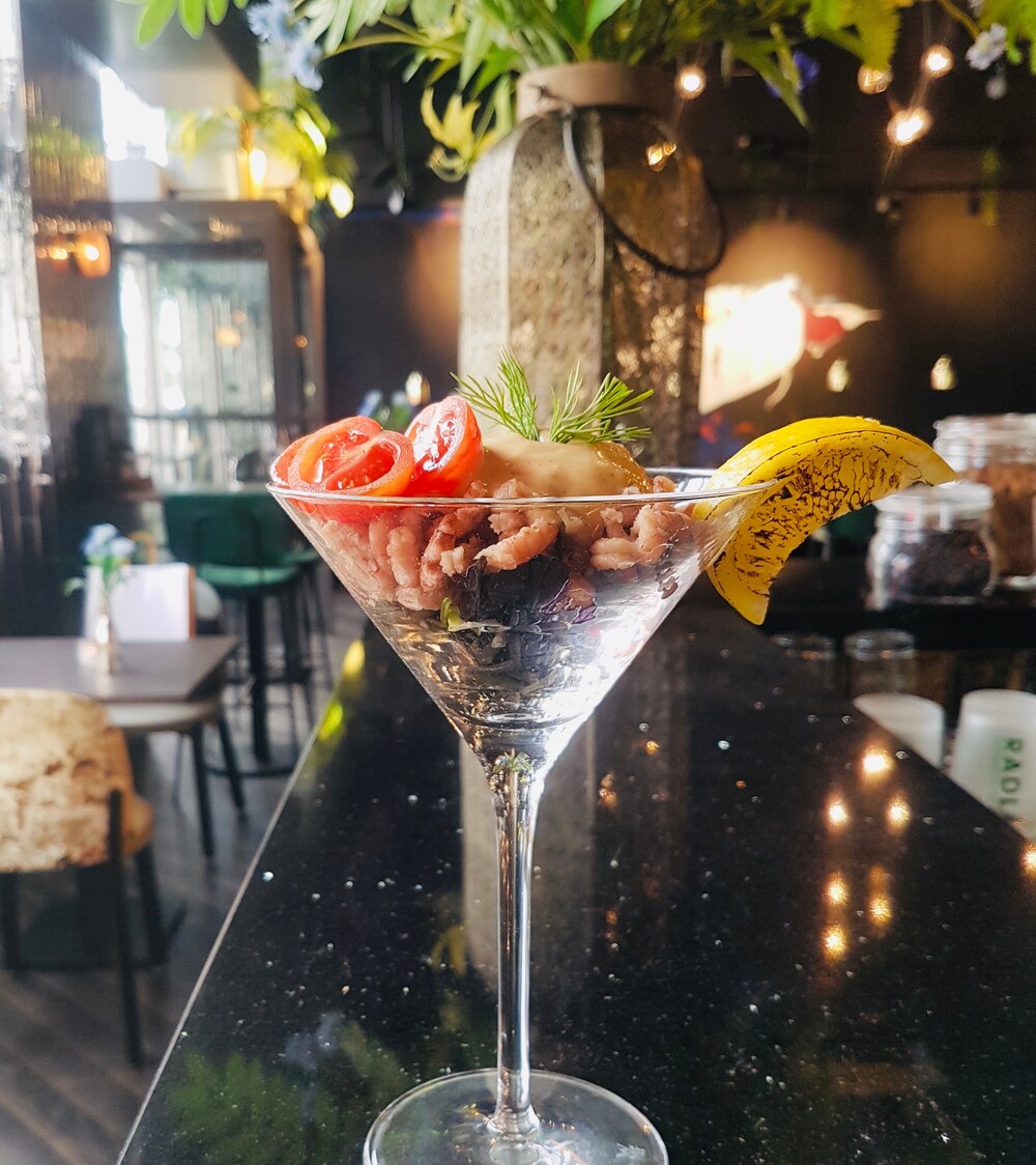Voordelig 3-gangenmenu met OVMiles bij BEET Rotterdam: in stijl genieten van verse vis