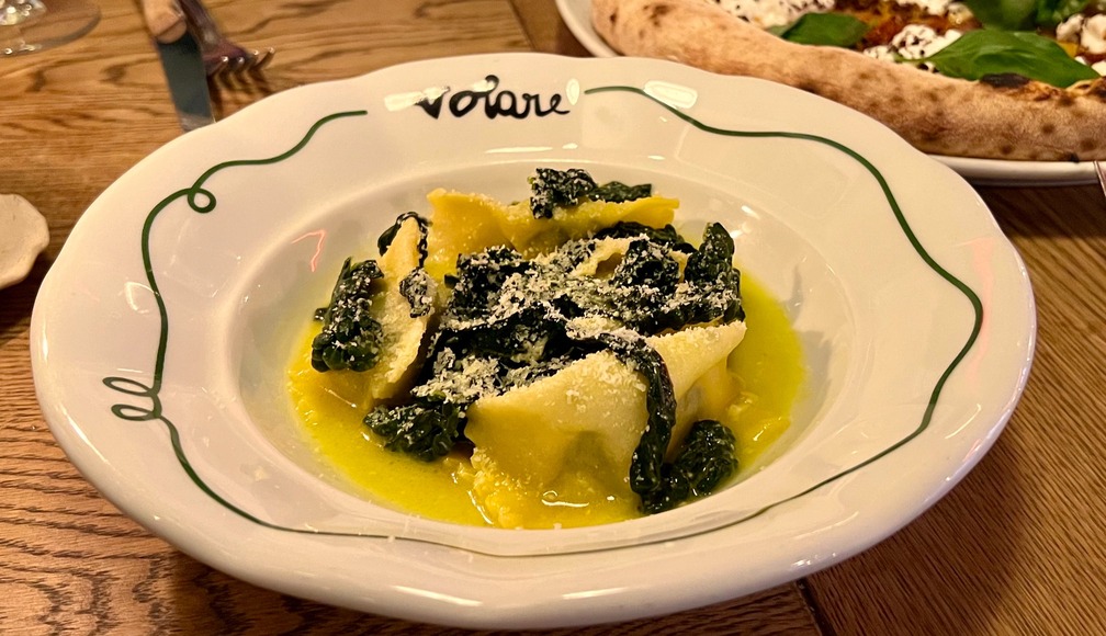 Vlieg naar Volare voor een avondje Italiaans twee-in-een
