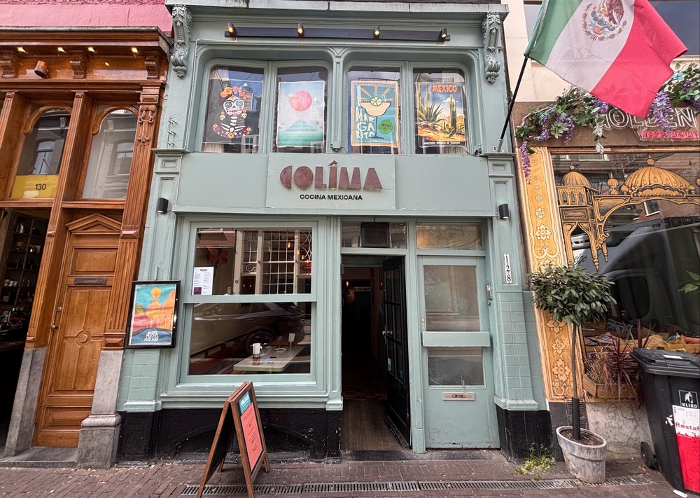 Knijp er even tussenuit voor de lunch bij Colima