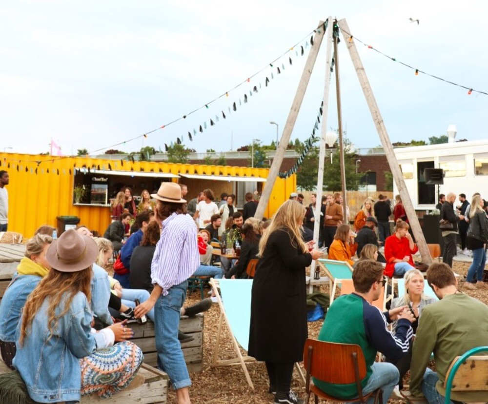 Permanent festivallen bij het splinternieuwe Keilecafe in West