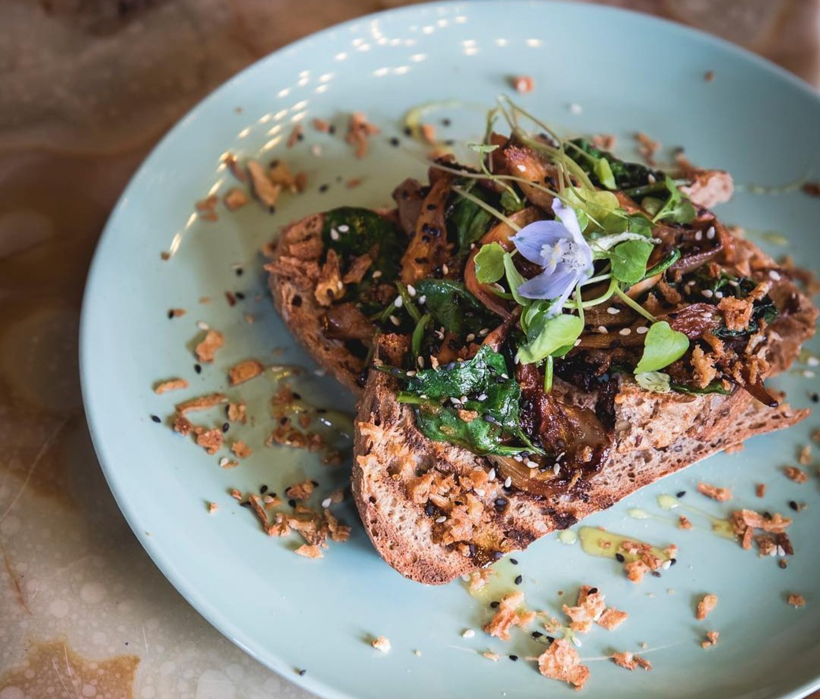 Het eerste Rotterdam Vegan Food & Drink Festival strijkt neer in Wijkpark het Oude Westen