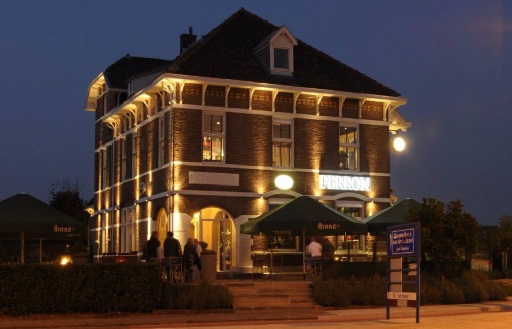 Volgende stop: Restaurant Perron, in het oude stationsgebouw van Nieuwerkerk